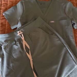 FIGS Olive Green Scrub Set with Tan Drawstring